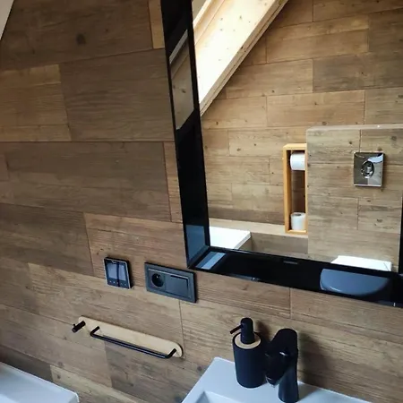 Holiday home Dom Drewniany Z Sauna I Jacuzzi W Szklarskiej Porebie